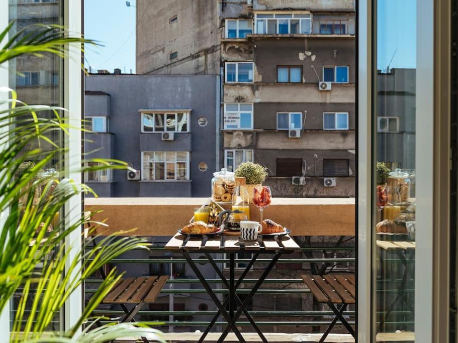 Newstudio & Center I Balcony I Netflix Bucharest